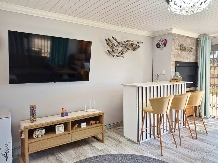 2 Bedroom Property for Sale in Island View Western Cape